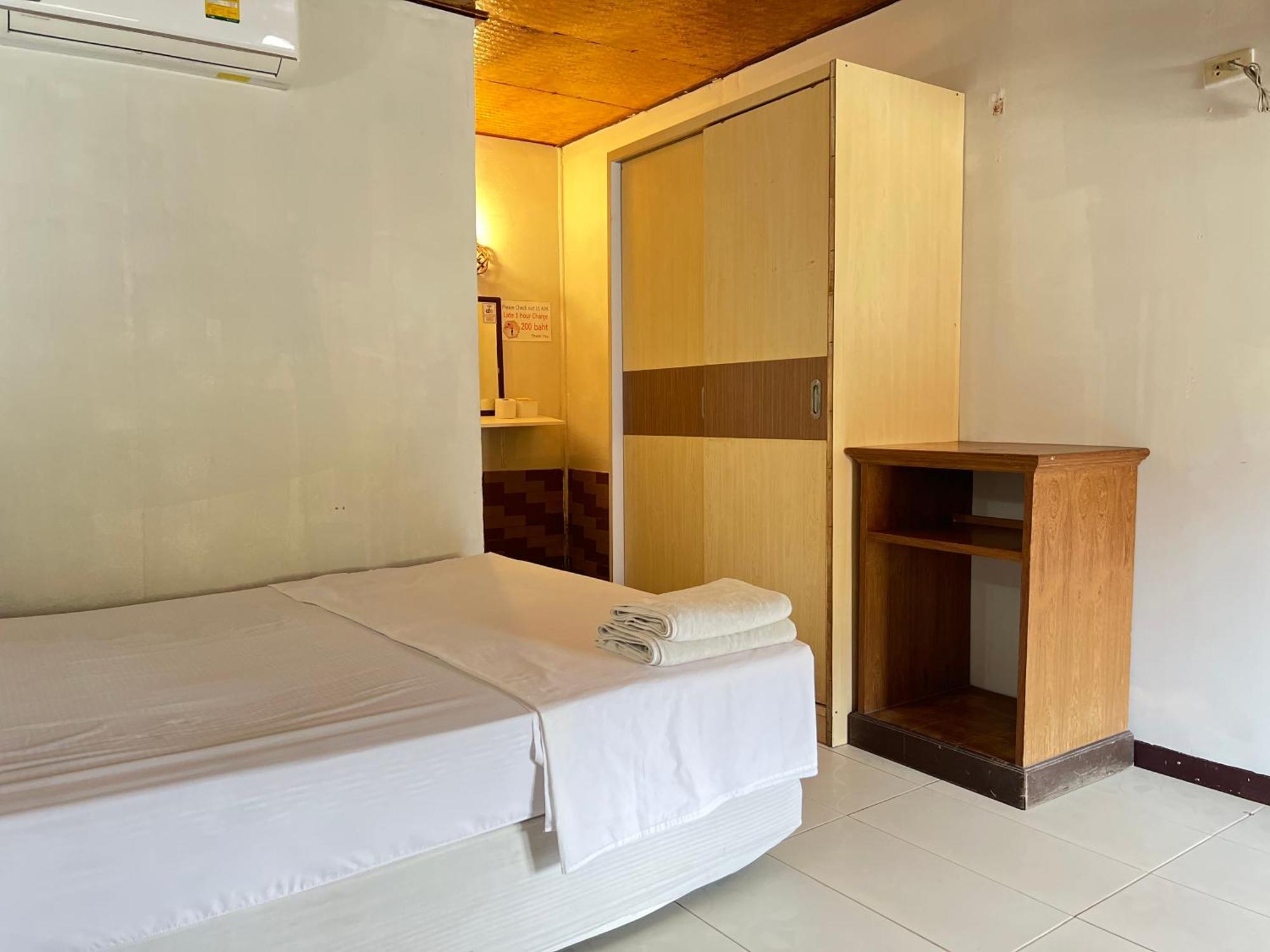 Lux Guesthouse Phi Phi Don Exterior photo