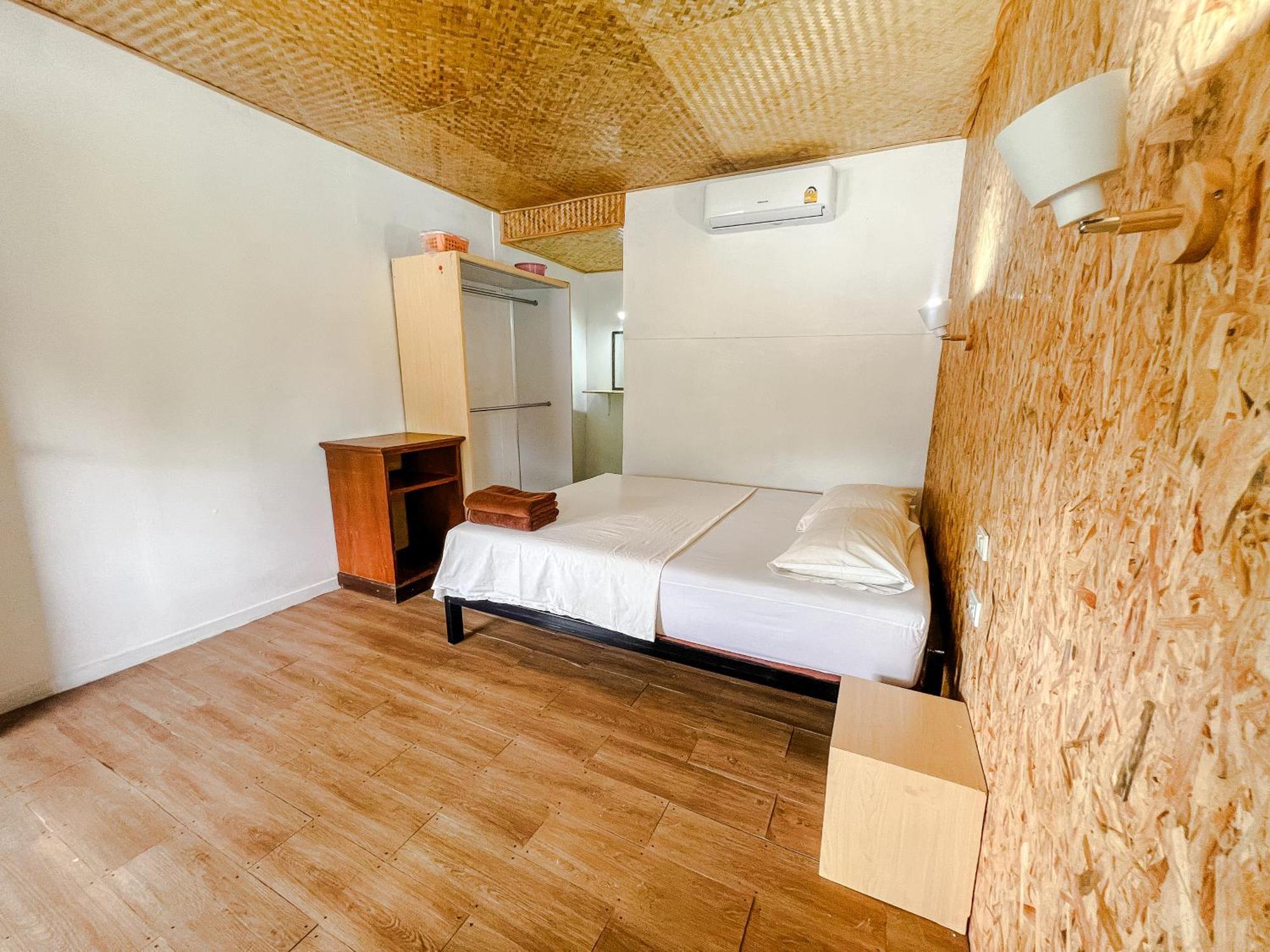Lux Guesthouse Phi Phi Don Exterior photo