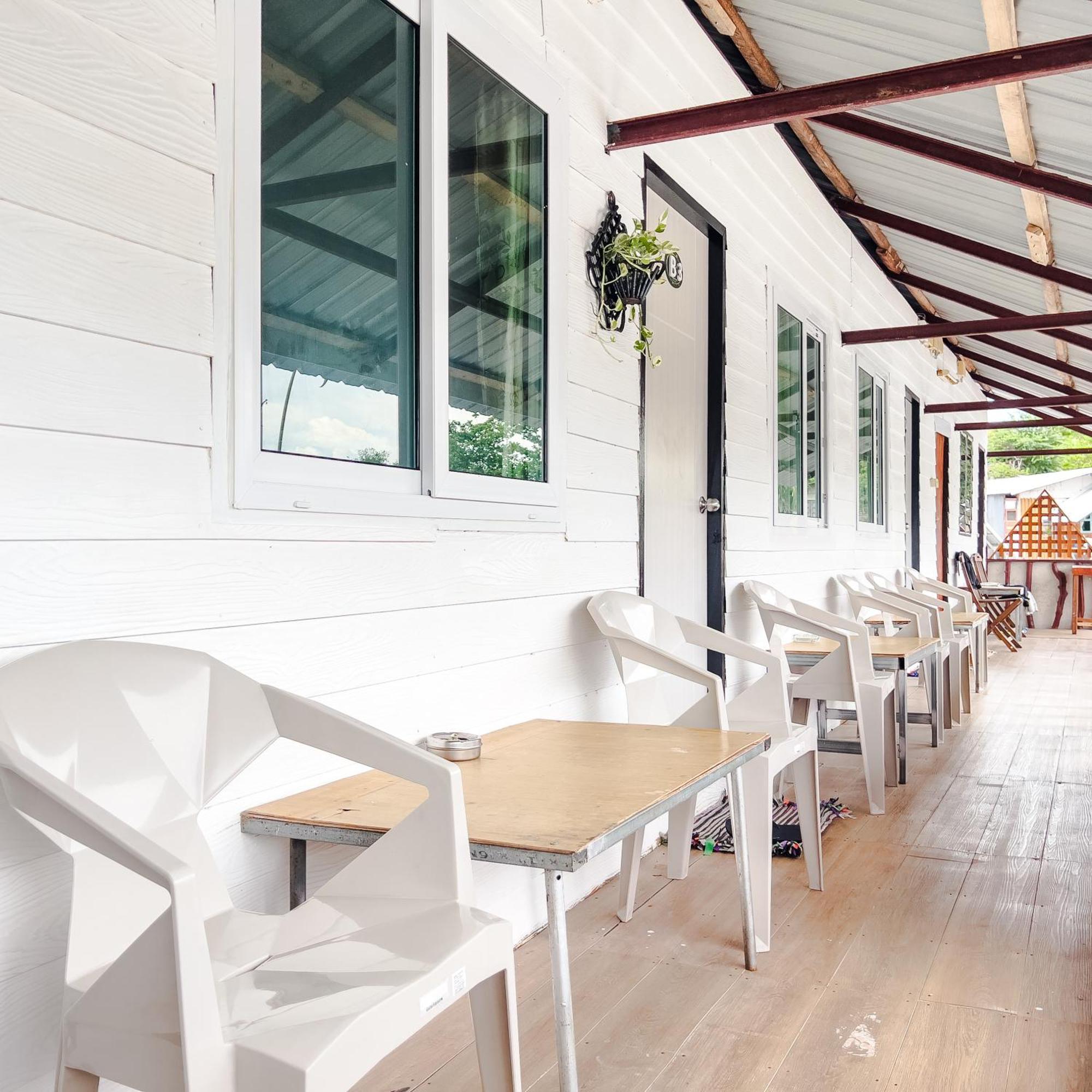 Lux Guesthouse Phi Phi Don Exterior photo
