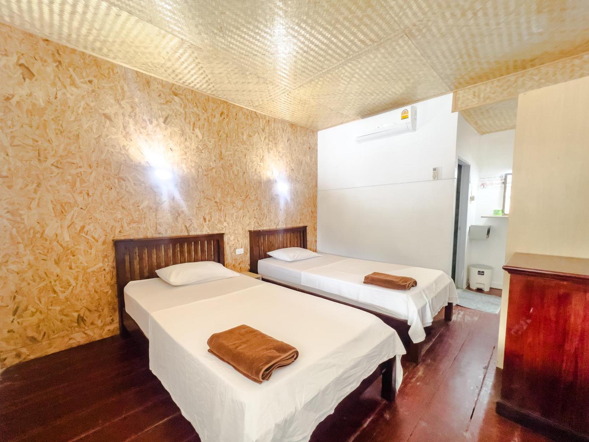 Lux Guesthouse Phi Phi Don Exterior photo